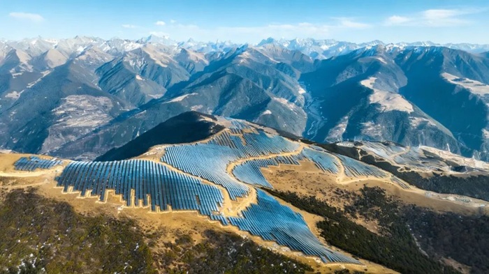 配置16MW/32MWh构网型储能！国内首个水光蓄储一体化光伏项目并网发电